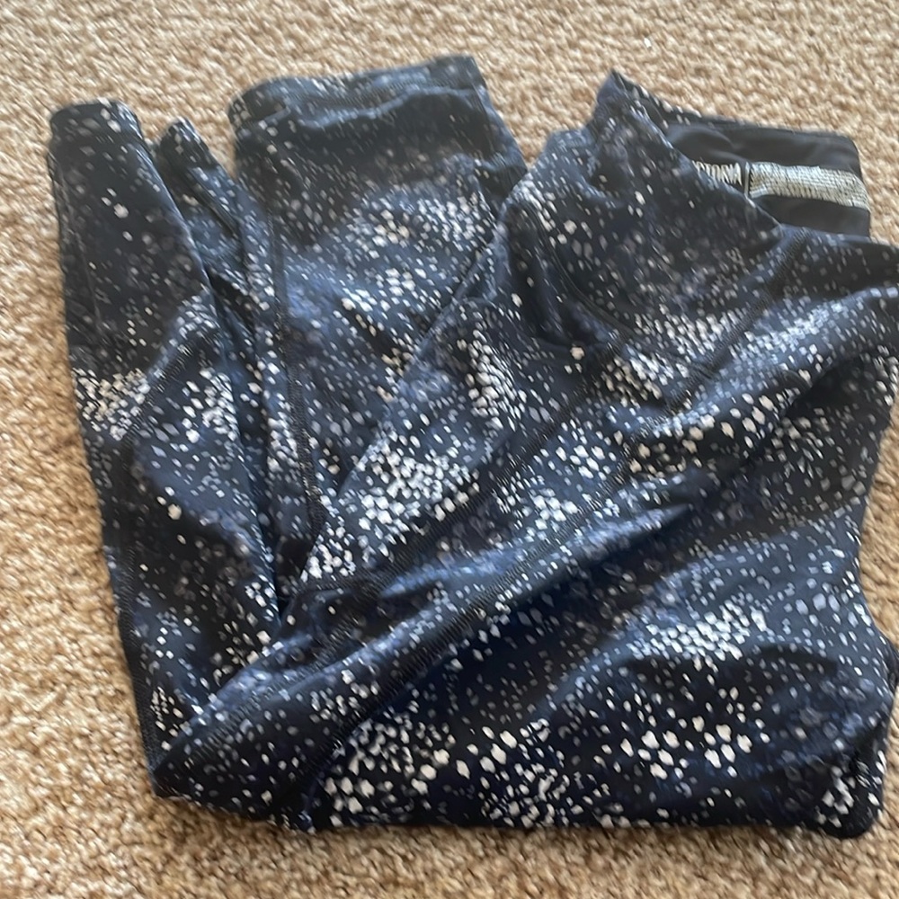 Victoria’s Secret sports workout pants, knockout style, Capri pants